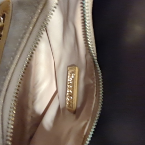 Is Stuart weitzman linen leather mini hobo chain purse - Picture 6 of 10